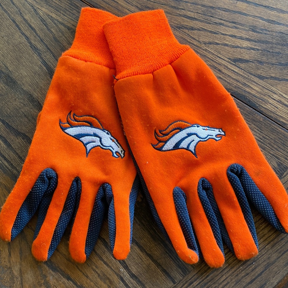 Denver broncos gloves